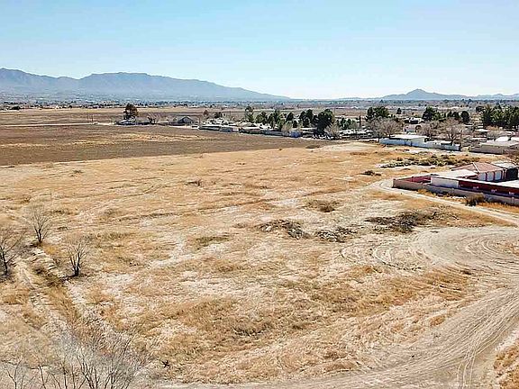 4th image of Valley Dr