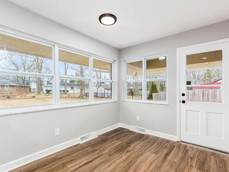 2652 Maplewood Dr — Photo 20