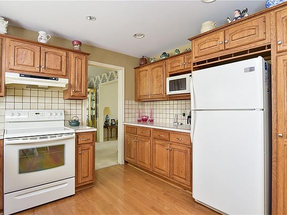 3rd image of 473 S Briarcliff Dr