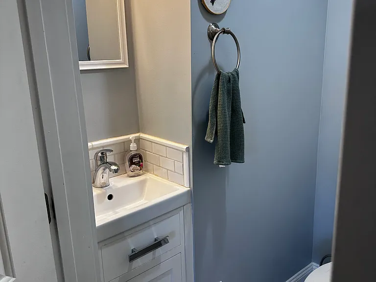 Half bath (downstairs)