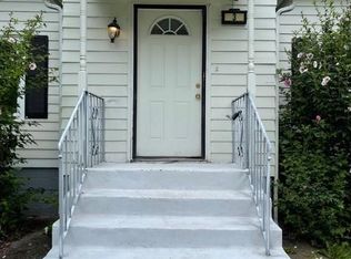 3 Edgecomb Rd, Cheshire, CT 06410