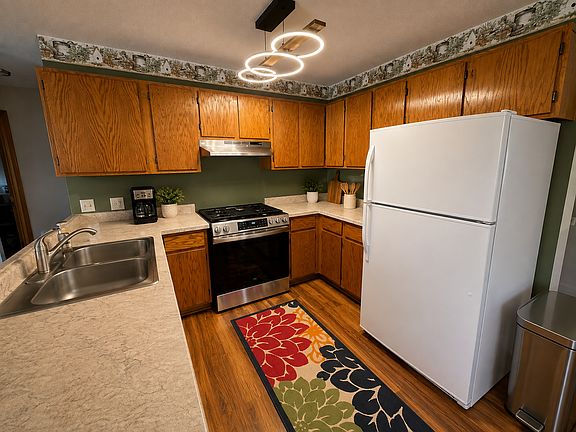 3rd image of 849 Postel Dr
