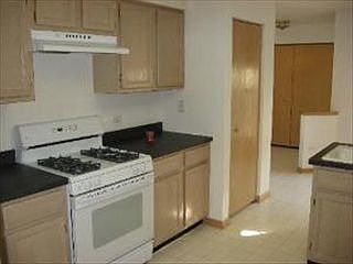 3rd image of 941 Charlela Ln