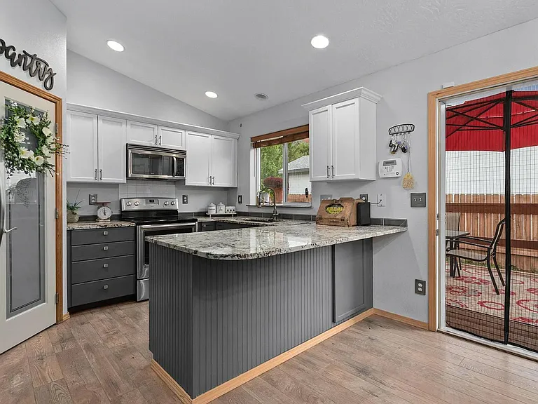 1043 NW Kloe St — Photo 5