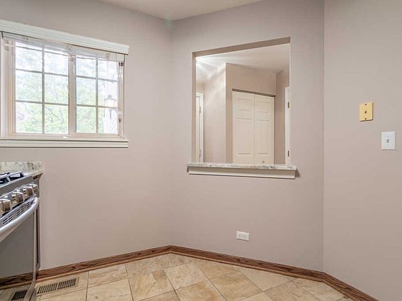 5th image of 1539 N Saint Marks Pl #1539