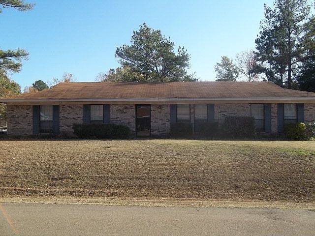 1st image of 304 Linda St