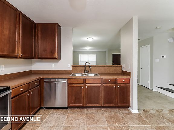 4th image of 317 Allenwood Dr