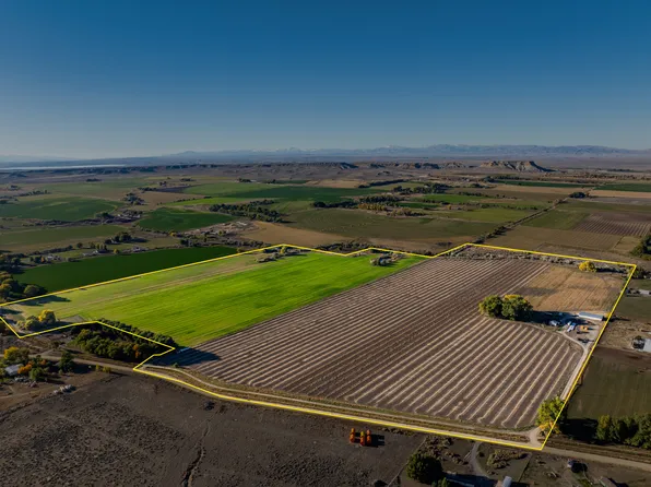 22 Alaska Rd, Riverton, WY 82501