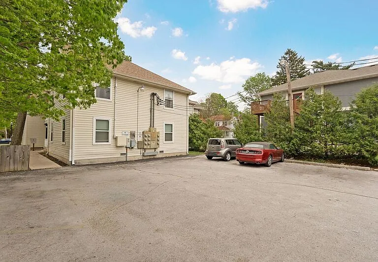 1138 E Walnut St #5 — Photo 14