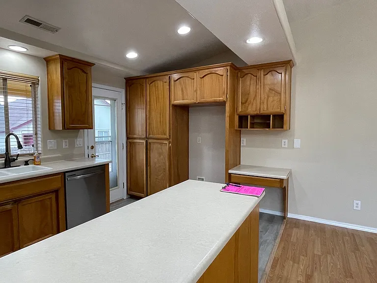 476 Teakwood Dr — Photo 7