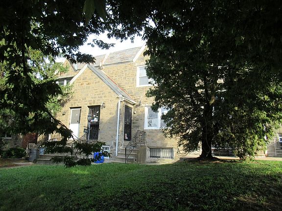 2nd image of 5963 Woodcrest Ave