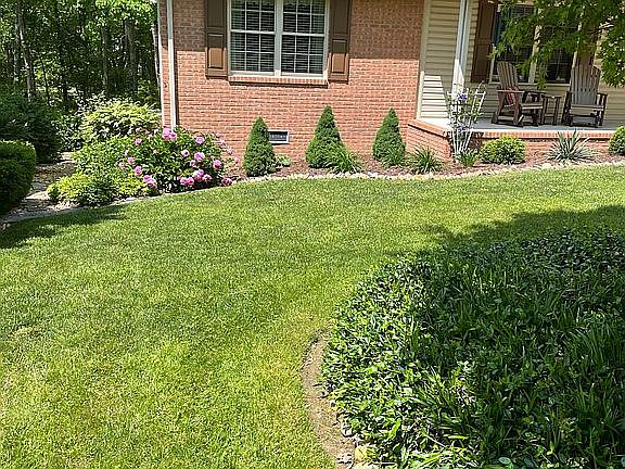 4th image of 121 Hamlet Dr