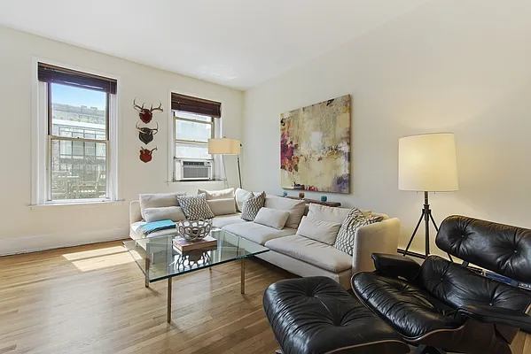 Rented by Nest Seekers International | media 23