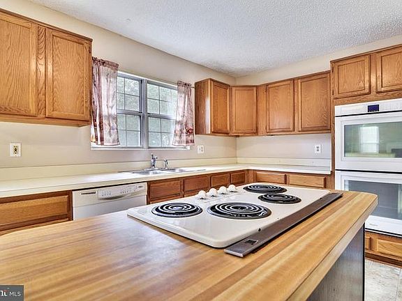 2nd image of 3481 Lacrosse Ct