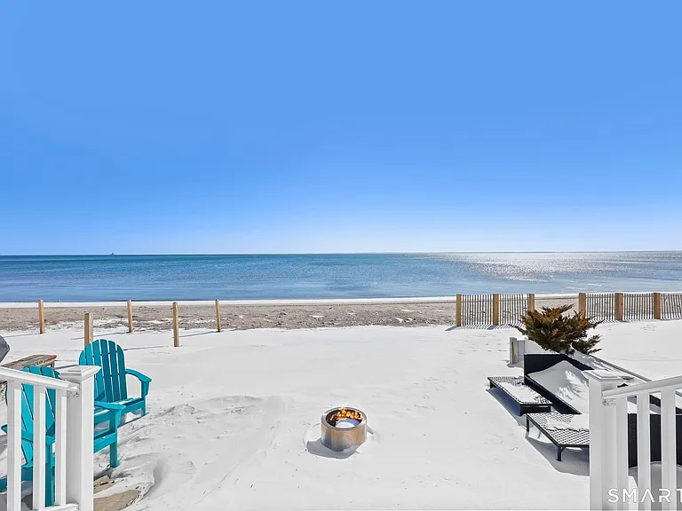 1895 Fairfield Beach Rd — Photo 15
