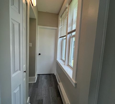 4th image of 405-406 Monroe St #9
