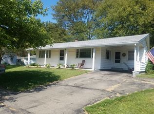 210 E McKinley St, Philo, IL 61864