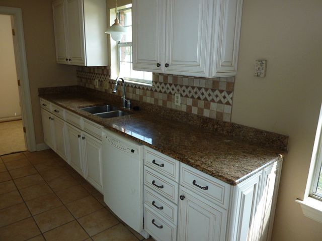 2nd image of 48 Lexington Ct
