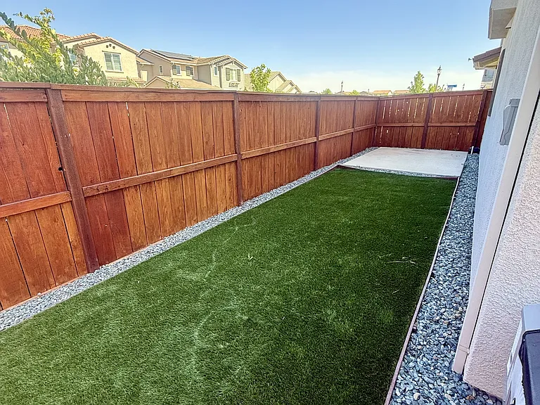 975 Franklin St — Photo 6