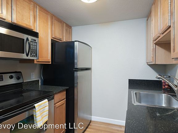 5th image of 5636 Waterman Blvd APT 32