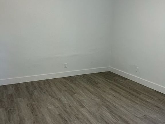 5th image of 12 Rolla Gardens Dr