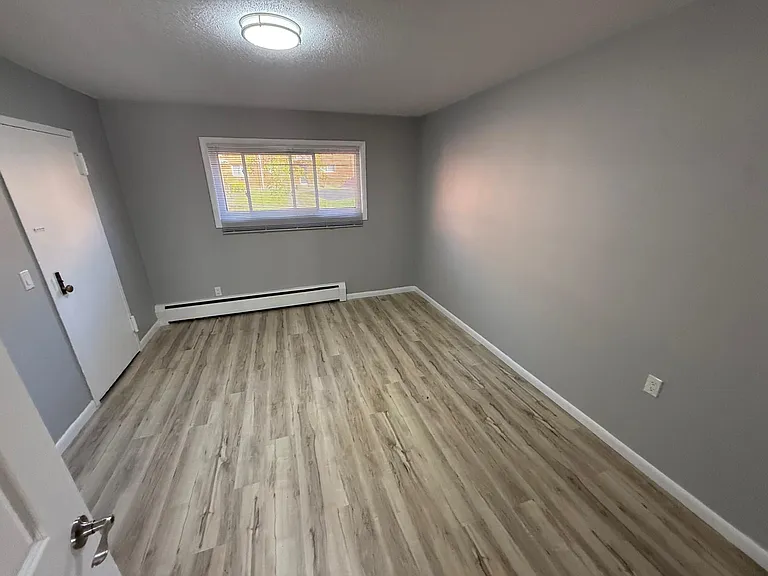 1267 Burnside Ave #C11 — Photo 13