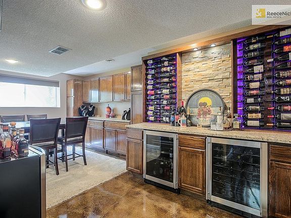 WINE AND DINE ROOM BY THE TV AREA
