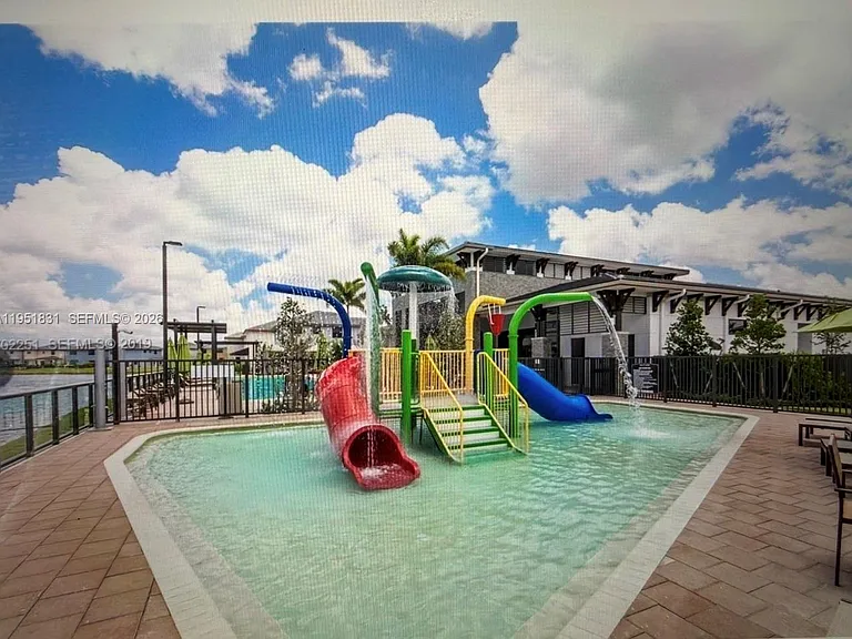 9113 NW 159th St #9113 — Photo 37