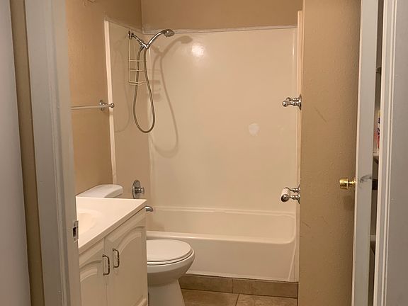 4th image of 517 7th Pl