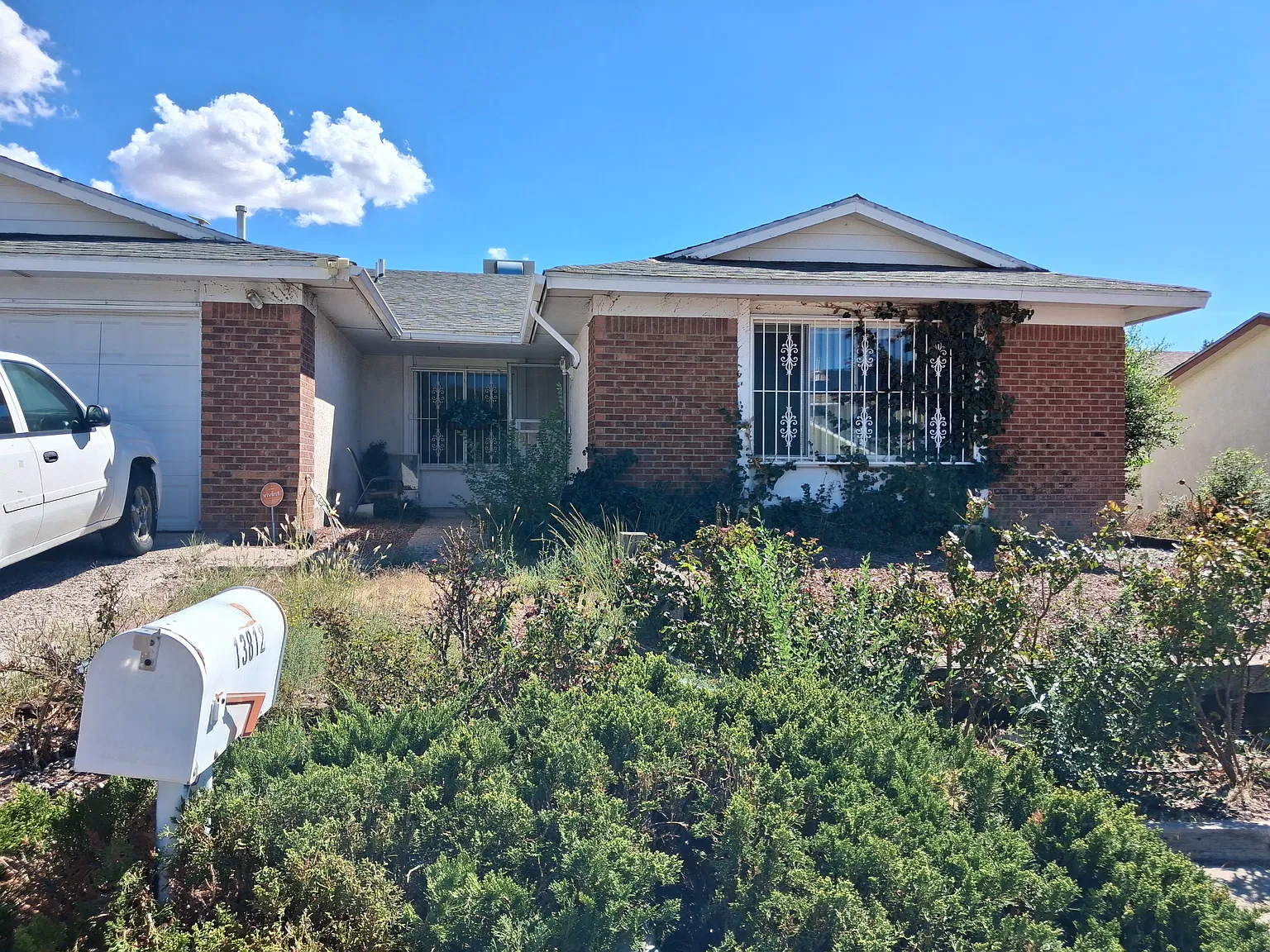 4 bed, 1874 sqft, $2,300 — Photo 1