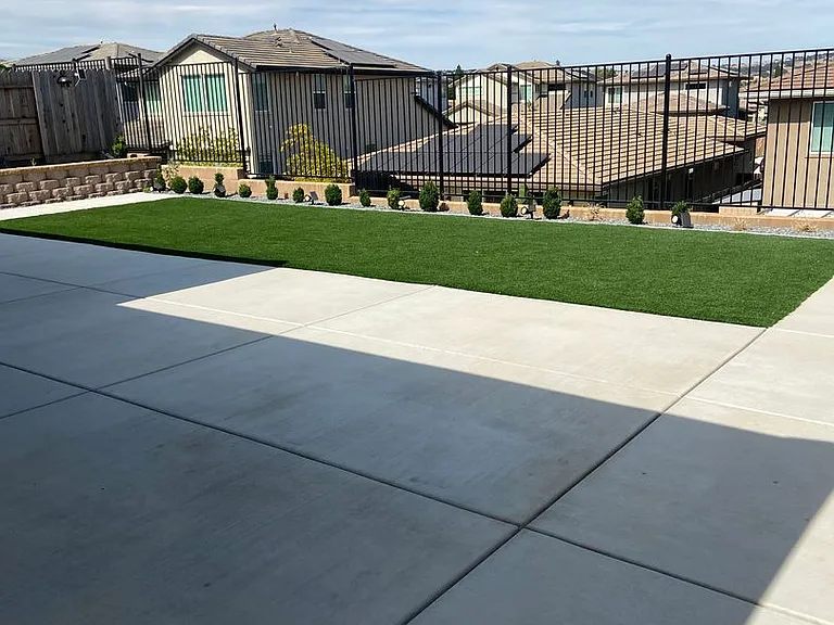 1466 Seneca Cir — Photo 25