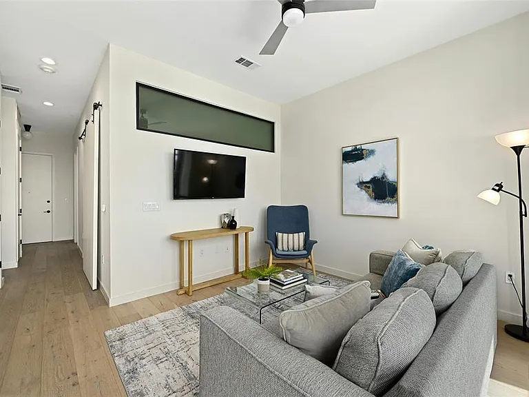 800 Embassy Dr #507 — Photo 8