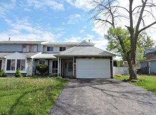 1368 Inverness Dr, Elgin, IL 60120