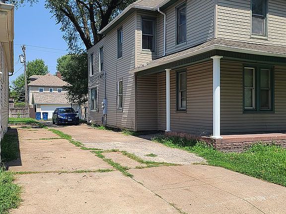 2nd image of 2251 Delmar Ave #3