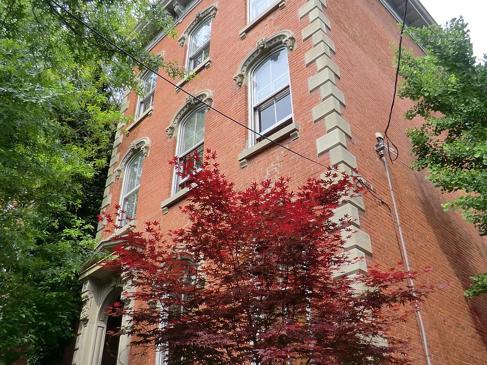 1st image of 630 Sanford St Floor 2