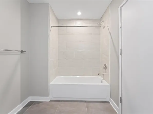 475 Communipaw Avenue image 20 of 37