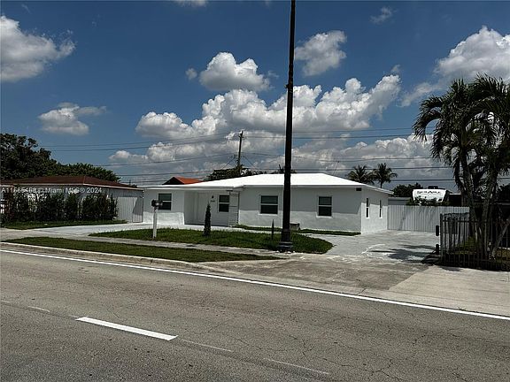 2nd image of 14681 Lincoln Blvd