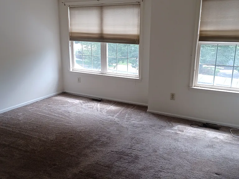 190 Victoria Ct — Photo 14
