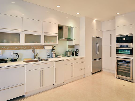 4th image of 5255 Collins Ave APT 11C
