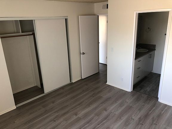 5th image of 420 Salem St APT 207