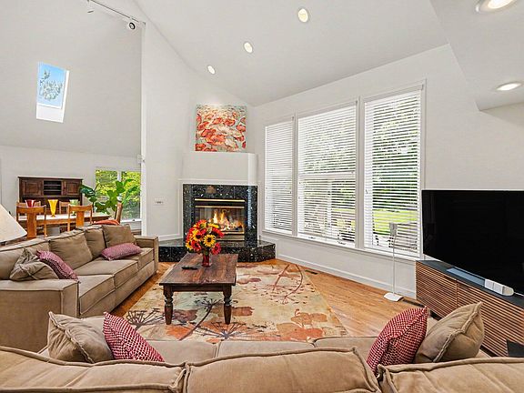 4th image of 8698 Warner Rd
