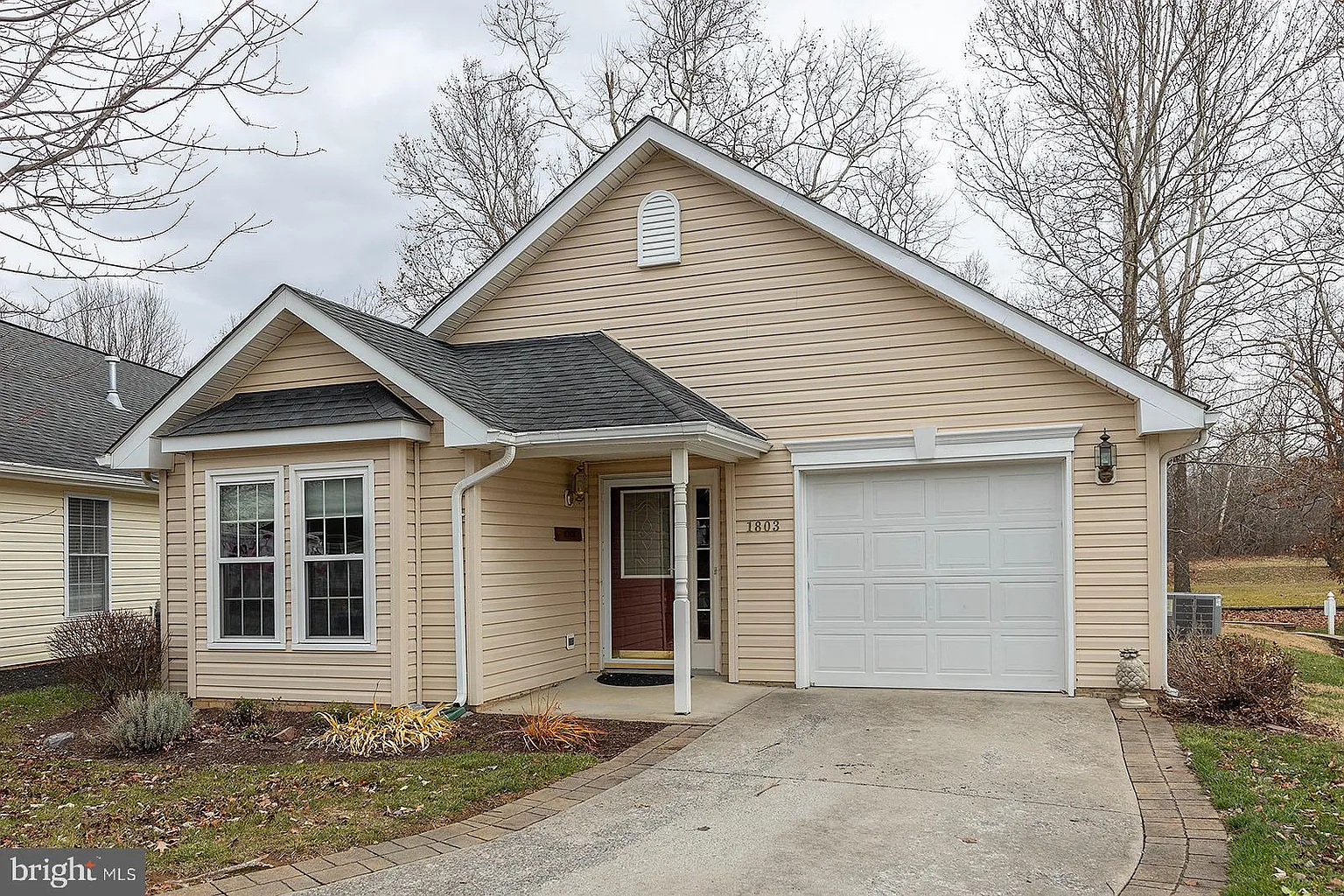 1803 Melvor Ln photo 1