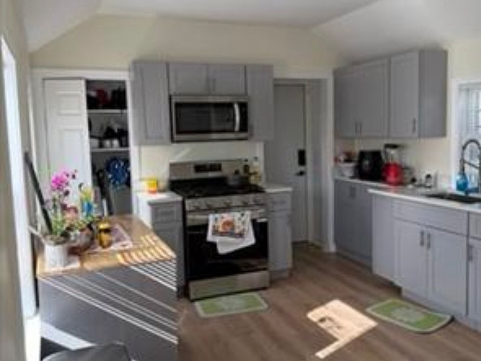 1st image of 30 Chestnut St #2