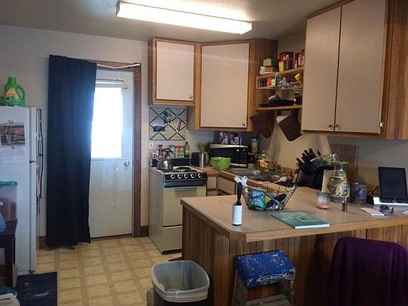 3rd image of 1212 E Gibbon St APT 6