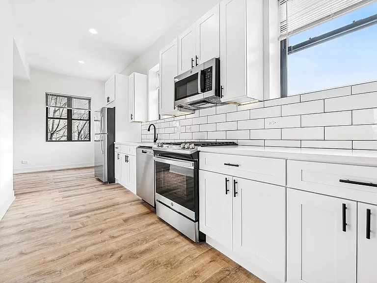 2203 N Hamilton Ave #305 — Photo 3
