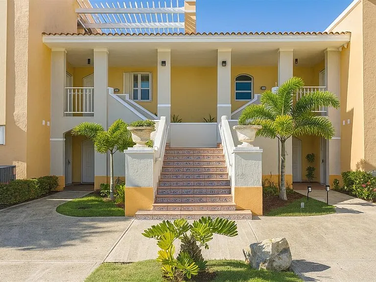 190 Candelero #2212 — Photo 2