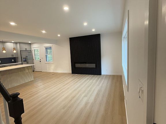 4th image of 602 Fan Hill Road