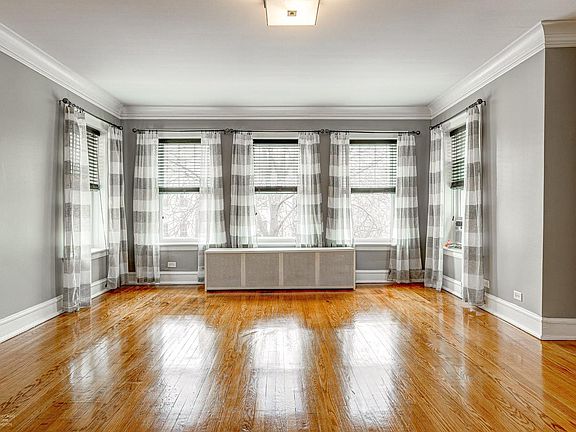 4th image of 7546 N Oakley Ave APT 2S