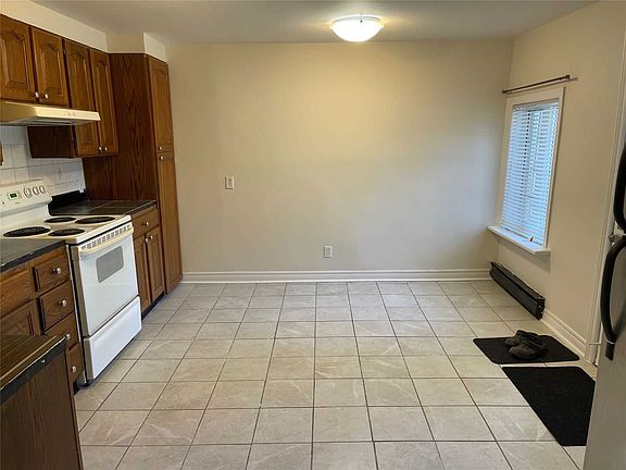 5th image of 214 University Ave W #A