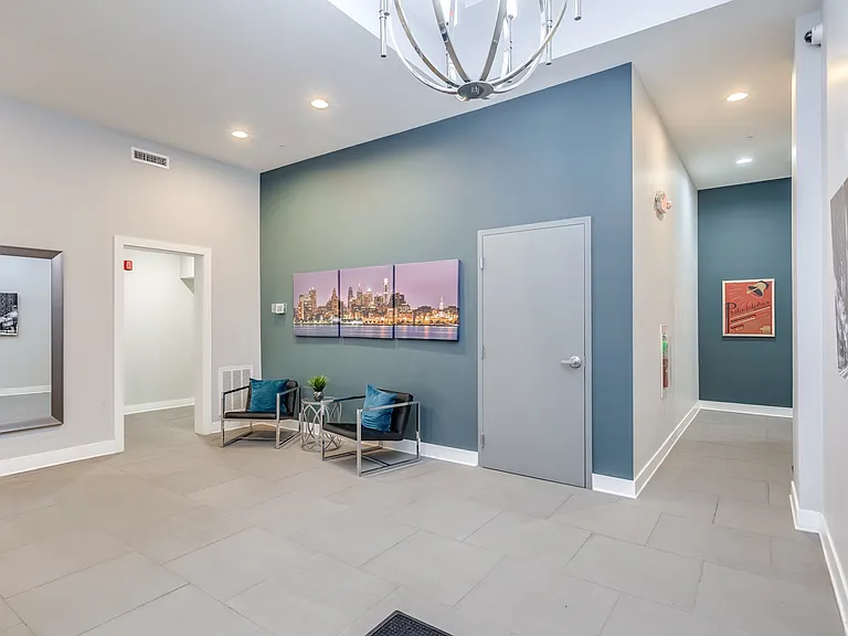 1607 Catherine St — Photo 3
